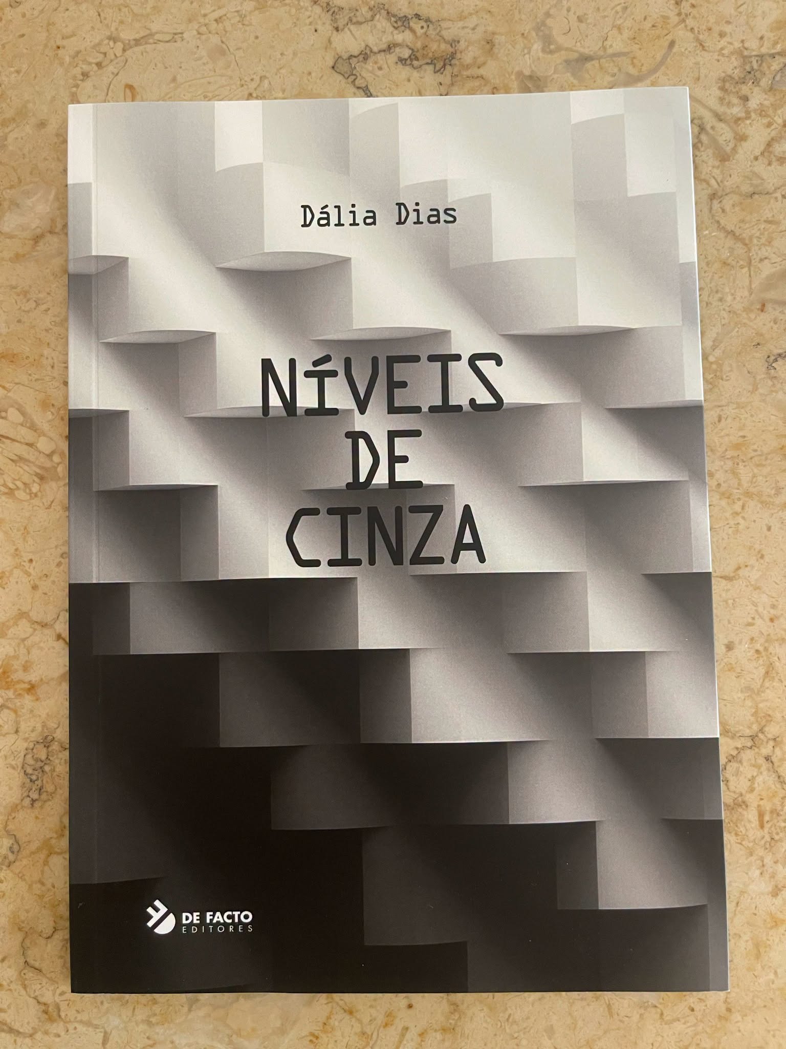 <p>LANÇAMENTO DO LIVRO "NÍVEIS DE CINZA"</p>